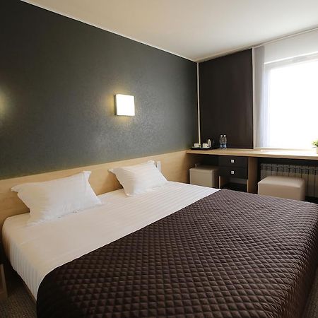 Futuro Hotel Bishkek Bilik gambar