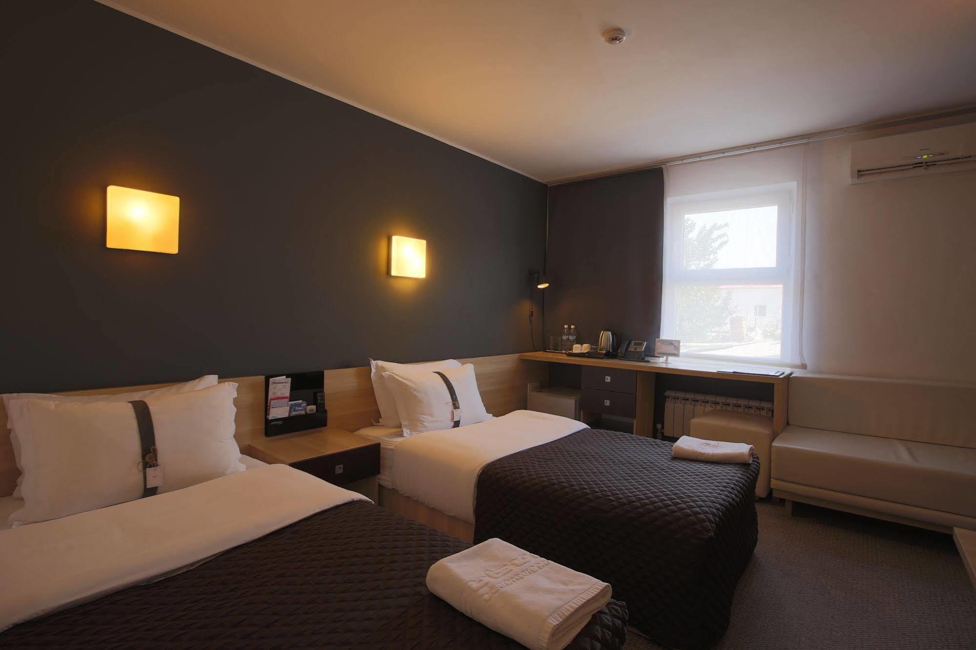 Futuro Hotel Bishkek Luaran gambar